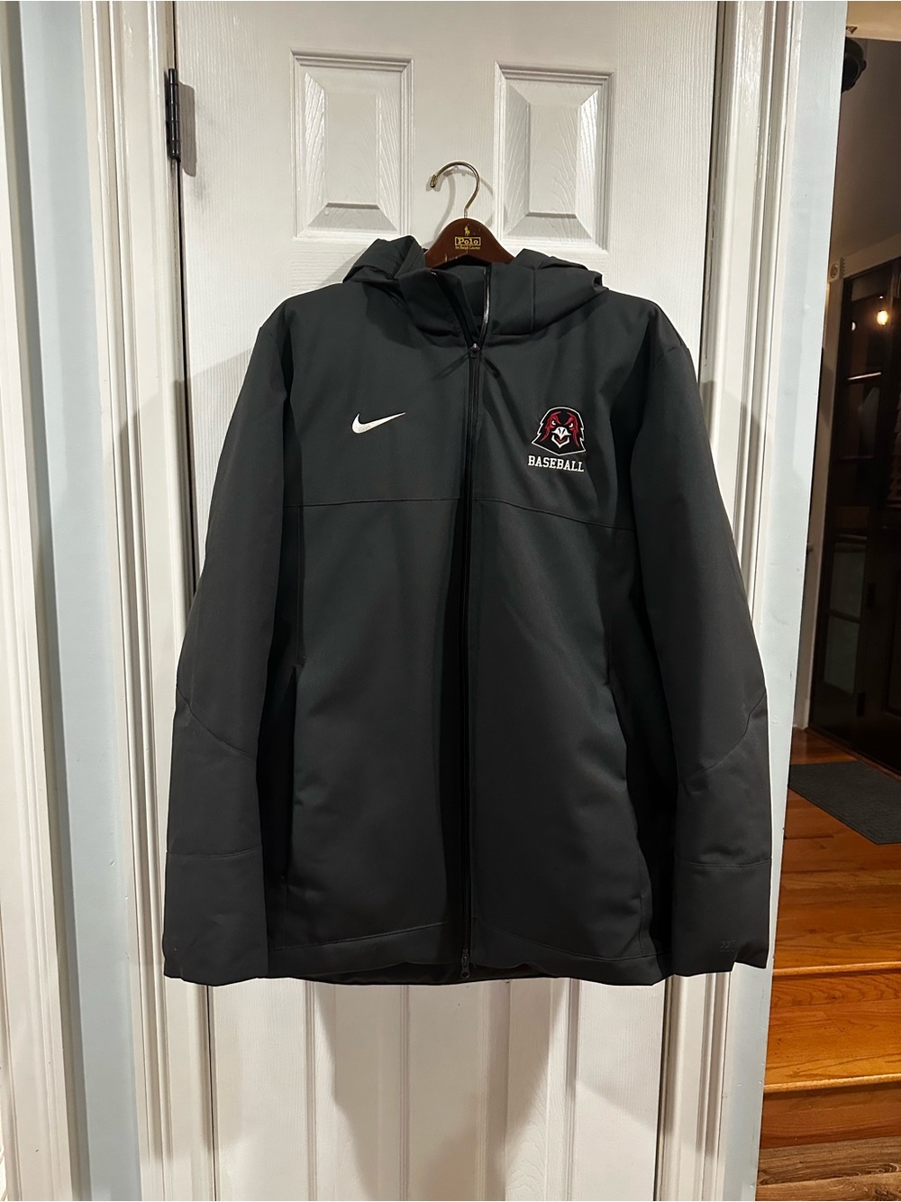 Heavy Nike Black Hooded sport zip Jacket perfect 4 athletes/ parents on cold day